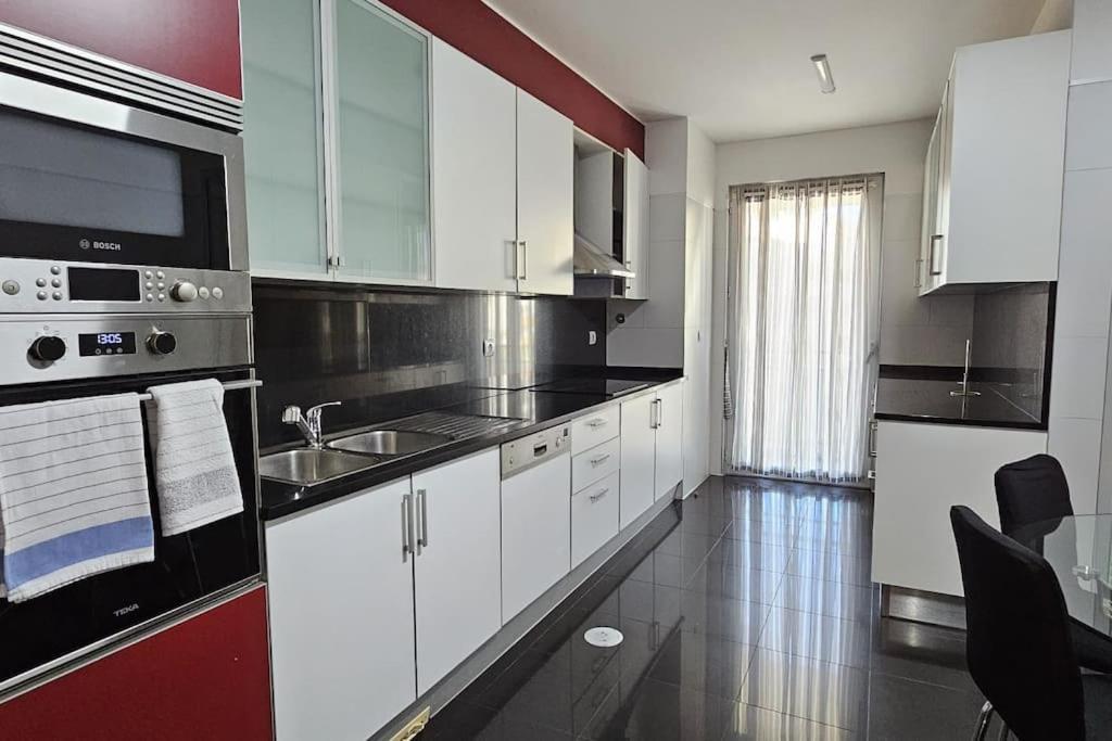 Vista Mar - Ac, Pool & Gym Apartment *
